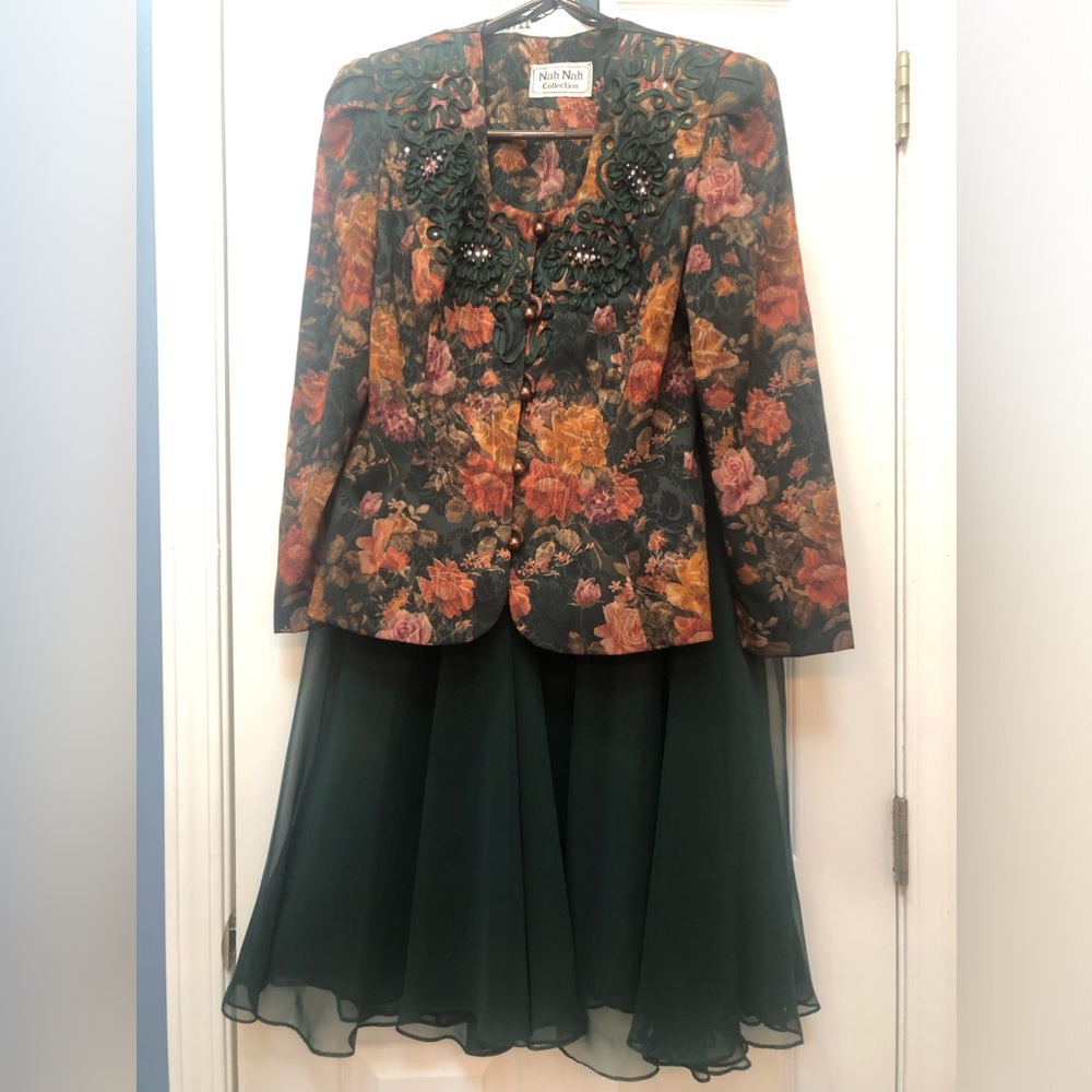 Perfect for a Fall wedding. 2/piece ensemble